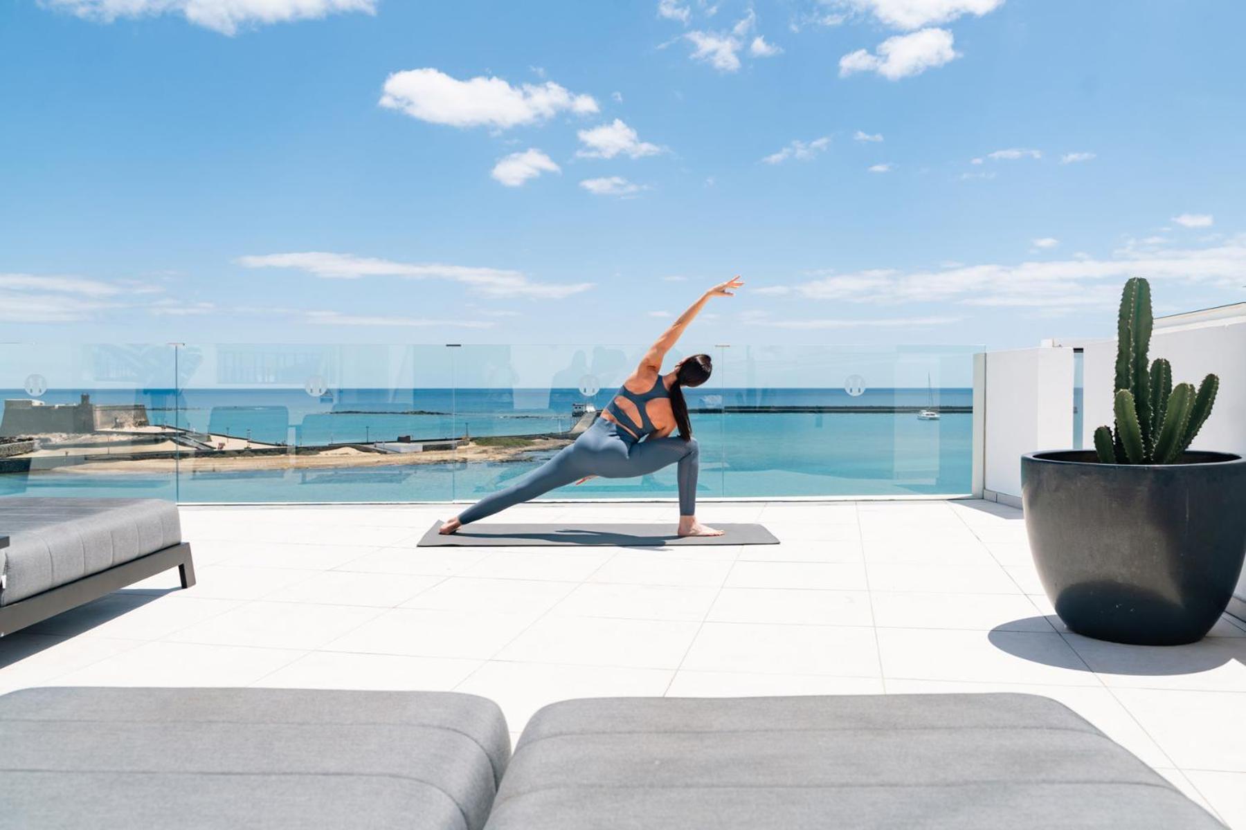 Blue Marina Suites - Boutique Apartments Arrecife  Bagian luar foto