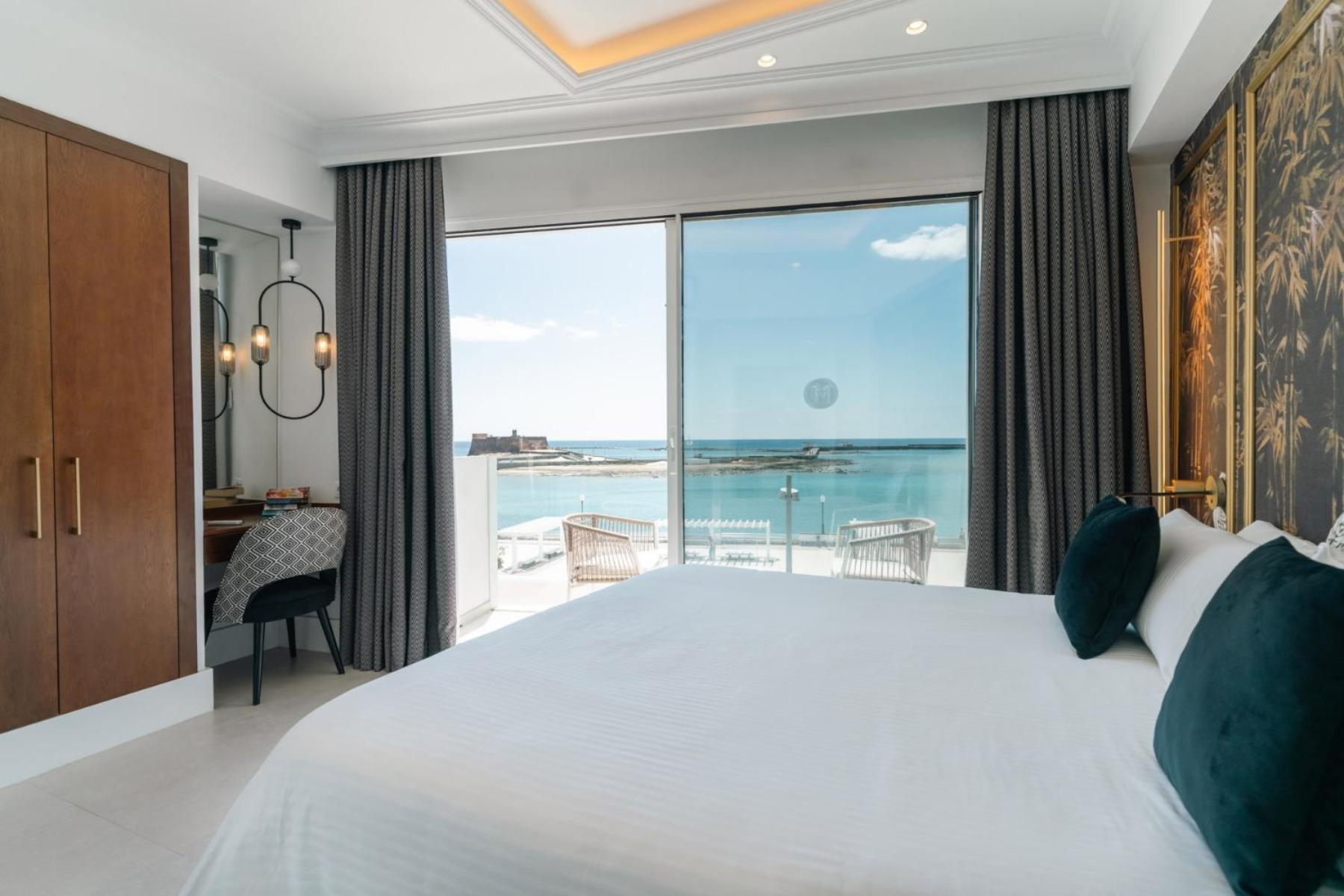 Blue Marina Suites - Boutique Apartments Arrecife  Bagian luar foto